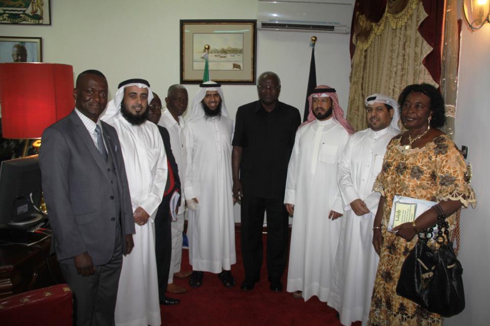 Pres. Koroma flanked by a Dele From the Cultural Center of Kuwait during their recent visit to F’town.
